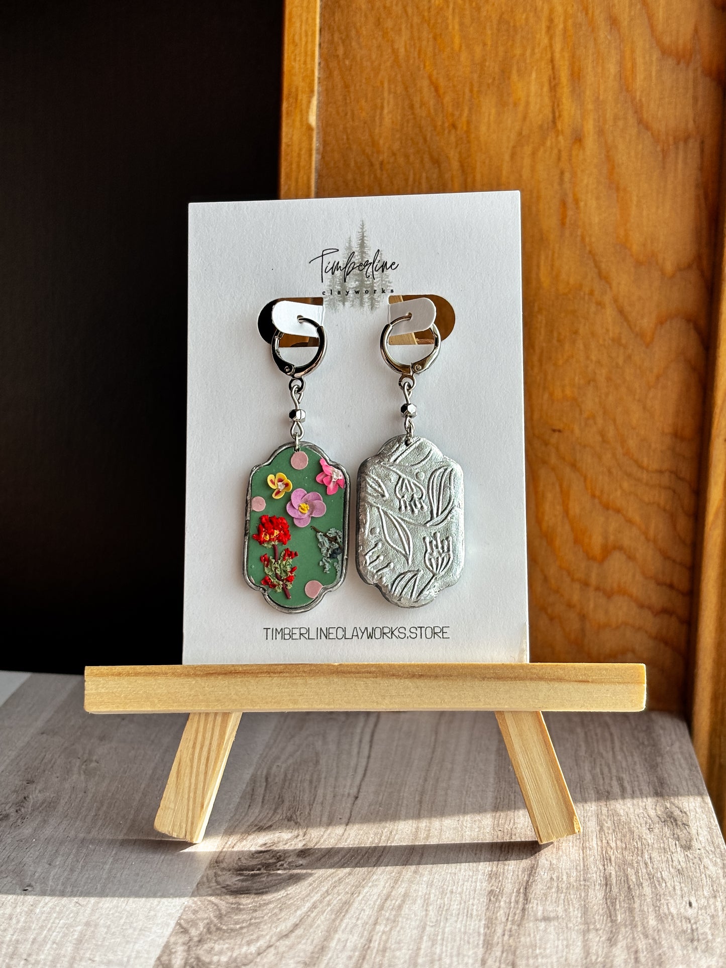 MW Square Frame Dangle